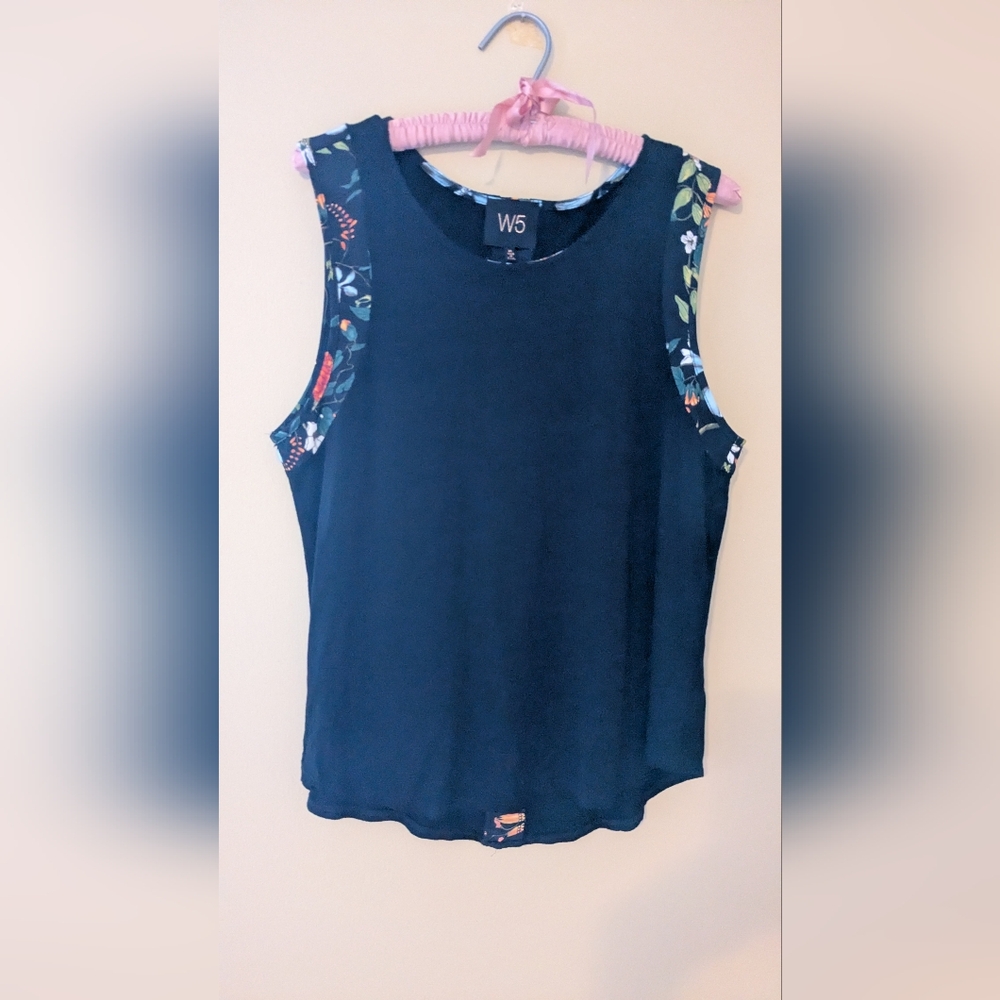 W5 Women's Black Floral Trim Tank Top